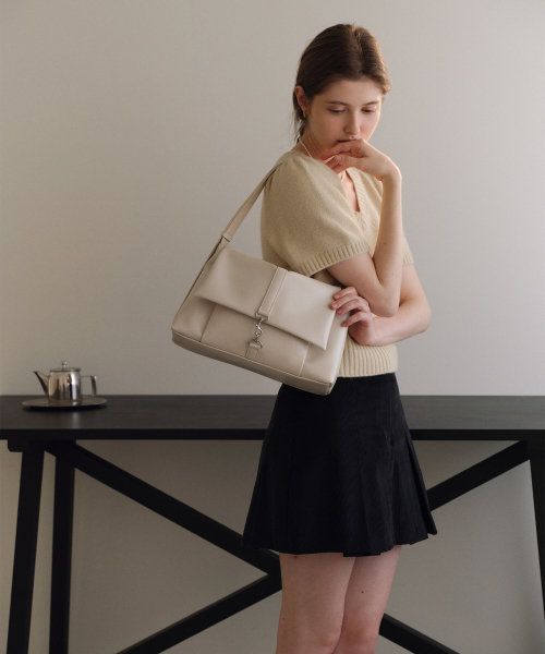 OVHEE（オヴェイ）の「クロエバッグ Chloe Bag（ショルダーバッグ・レディース・ブラック/アイボリー・FREE）」の12枚目の写真