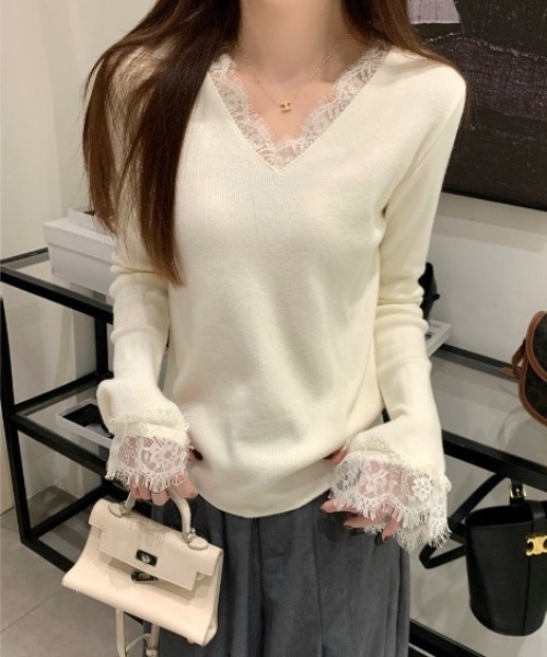 yuue' ( wear )(ユーイ)の「Vネックレース付きリブニットトップス(ニット/セーター・レディース・ブラック/アイボリー・FREE)」の5枚目の写真