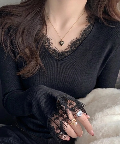 yuue' ( wear )(ユーイ)の「Vネックレース付きリブニットトップス(ニット/セーター・レディース・ブラック/アイボリー・FREE)」の16枚目の写真