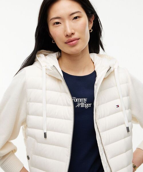 TOMMY HILFIGER(トミーヒルフィガー)の「ミックスメディアジャケット(ブルゾン・レディース・ホワイト・X-SMALL/SMALL/MEDIUM)」の3枚目の写真