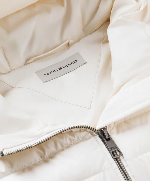 TOMMY HILFIGER(トミーヒルフィガー)の「ミックスメディアジャケット(ブルゾン・レディース・ホワイト・X-SMALL/SMALL/MEDIUM)」の5枚目の写真