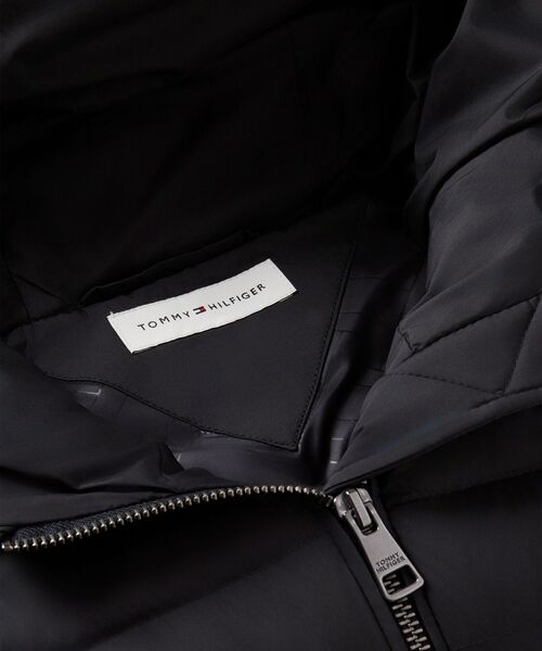 TOMMY HILFIGER(トミーヒルフィガー)の「ミックスメディアジャケット(ブルゾン・レディース・ホワイト・X-SMALL/SMALL/MEDIUM)」の11枚目の写真