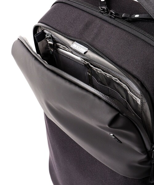incase(インケース)の「【Incase/インケース】A.R.C.Daypack(バックパック/リュック・メンズ・ブラック・FREE)」の3枚目の写真