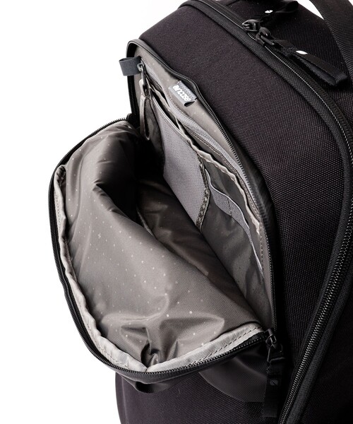 incase(インケース)の「【Incase/インケース】A.R.C.Daypack(バックパック/リュック・メンズ・ブラック・FREE)」の6枚目の写真