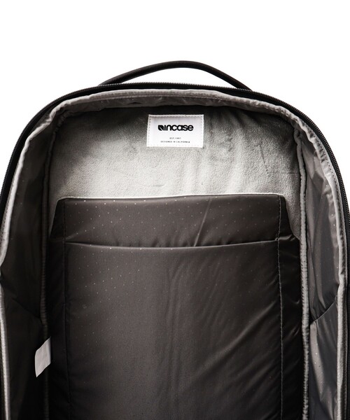 incase(インケース)の「【Incase/インケース】A.R.C.Daypack(バックパック/リュック・メンズ・ブラック・FREE)」の8枚目の写真