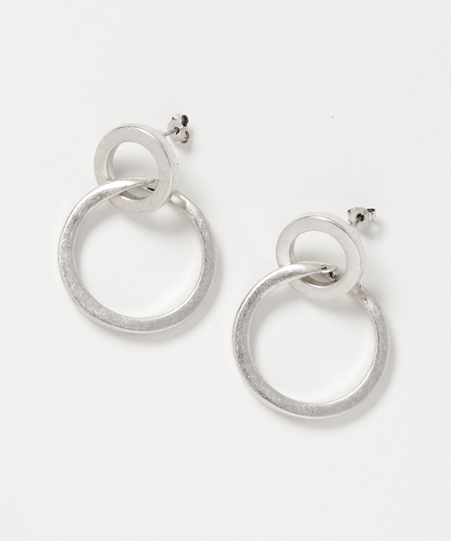 MOUSSY（マウジー）の「CHAIN RING EARRINGS（ピアス（両耳用）・レディース・ゴールド/シルバー・FREE）」の2枚目の写真