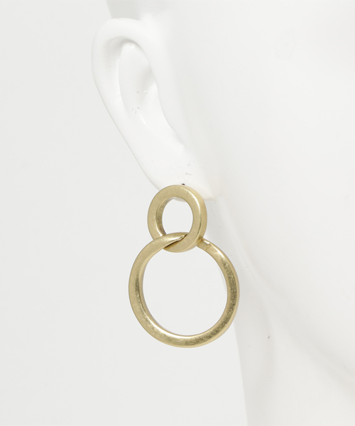 MOUSSY（マウジー）の「CHAIN RING EARRINGS（ピアス（両耳用）・レディース・ゴールド/シルバー・FREE）」の4枚目の写真
