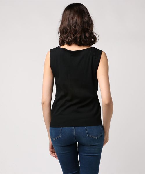 NATURAL BEAUTY BASIC（ナチュラルビューティーベーシック）の「セーターマシーン針抜き ノースリニット（ニット/セーター・レディース・ブラック/ブラウン/ピンク/グリーン・MEDIUM）」の6枚目の写真