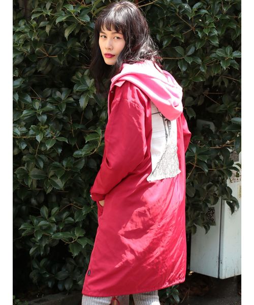jouetie(ジュエティ)の「ロングコーチジャケット(ナイロンジャケット・レディース・ブラック/ベージュ/レッド・MEDIUM)」の1枚目の写真