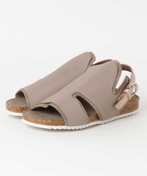 yuko imanishi +（ユウコイマニシプラス）の「yuko imanishi+ ユウコ イマニシ シュリンクレザーコンビネーションフッドベッドフラットサンダル（サンダル・レディース・ブラック/グレイッシュベージュ/ライトピンク・37/38/36/35/39）」の3枚目の写真