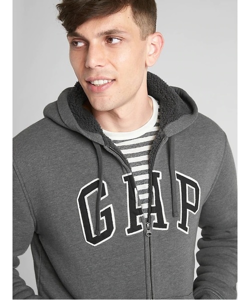 GAP(ギャップ)の「ボアライニング ロゴフルジップ フーディー(パーカー・メンズ・ライトグレー/ネイビー/ヘザーグレー・S/M/L/XL/XS)」の6枚目の写真