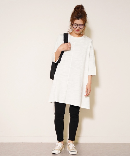 reca（レカ）の「フロントデザイン ゆるシルエットチュニックワンピース（ワンピース・レディース・ブラック/オフホワイト/ピンク/マスタード/モカ・FREE）」の2枚目の写真