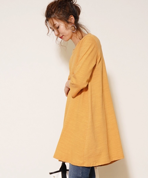 reca（レカ）の「フロントデザイン ゆるシルエットチュニックワンピース（ワンピース・レディース・ブラック/オフホワイト/ピンク/マスタード/モカ・FREE）」の12枚目の写真