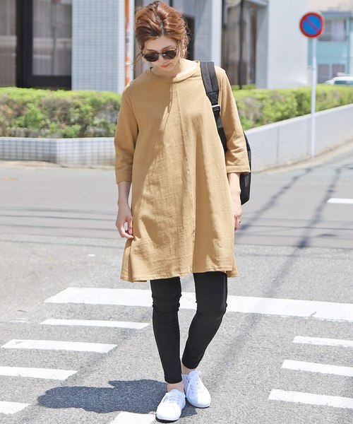 reca（レカ）の「フロントデザイン ゆるシルエットチュニックワンピース（ワンピース・レディース・ブラック/オフホワイト/ピンク/マスタード/モカ・FREE）」の9枚目の写真