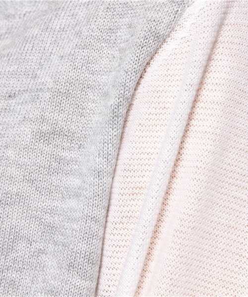 PLST（プラステ）の「ウール混Vネック配色ニット（ニット/セーター・レディース・グレー/ネイビー・2）」の4枚目の写真
