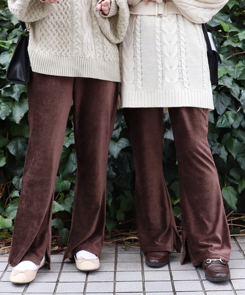 PairPair（ペアペア）の「ベロアスリット入りフレアパンツ（その他パンツ・レディース・ブラック/その他/ブラウン系その他・FREE）」の3枚目の写真