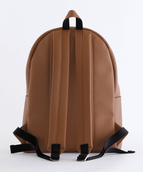 MONO-MART（モノマート）の「BASIC NEOLEATHER BACKPACK/PVCレザー