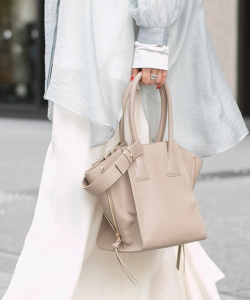 DouDou(ドゥドゥ)の「サイドジップトートバッグ(ショルダーバッグ・レディース・ブラウン/ブラック/グレイッシュベージュ・FREE)」の3枚目の写真