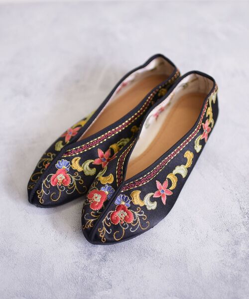 SHIPS(シップス)の「エンブロイダリーサテンシューズ◆(バレエシューズ・レディース・オフホワイト/ブラック/ライトグレー/ブルー/グリーン/ゴールド・30/40/50)」の22枚目の写真