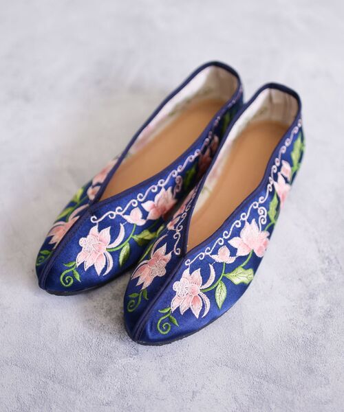 SHIPS(シップス)の「エンブロイダリーサテンシューズ◆(バレエシューズ・レディース・オフホワイト/ブラック/ライトグレー/ブルー/グリーン/ゴールド・30/40/50)」の18枚目の写真