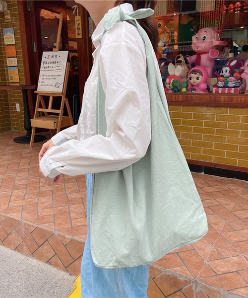 STYLEBLOCK(スタイルブロック)の「肩リボンデザイン無地トートバッグ(トートバッグ・レディース・ミント/イエロー/ピンク/ブラック/ホワイト・FREE)」の7枚目の写真