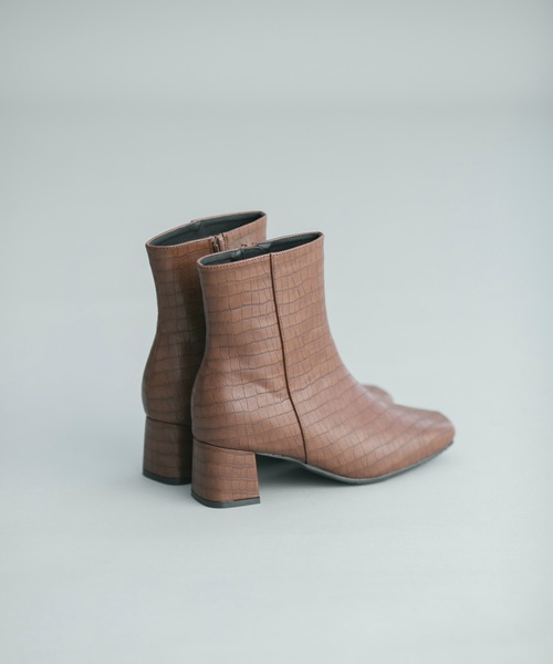 prose verse(プロズヴェール)の「スクエアトゥミドル丈ブーツ(ブーツ・レディース・ブラック/モカ/アイボリー/ブラウン・SMALL/MEDIUM/LARGE/LL)」の17枚目の写真