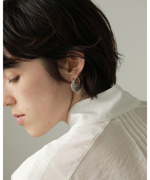TODAYFUL（トゥデイフル）の「プレートフープピアス（ピアス（両耳用）・レディース・シルバー/ゴールド・FREE）」の7枚目の写真
