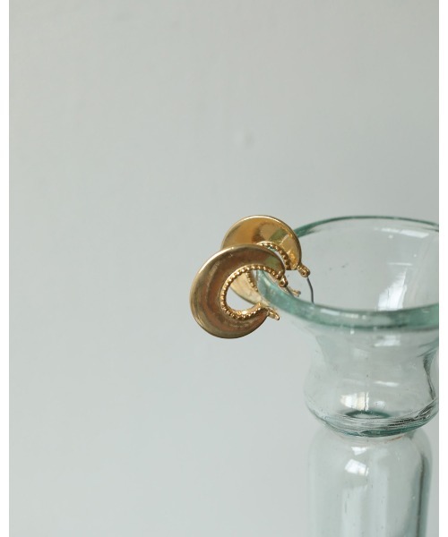 TODAYFUL（トゥデイフル）の「プレートフープピアス（ピアス（両耳用）・レディース・シルバー/ゴールド・FREE）」の6枚目の写真