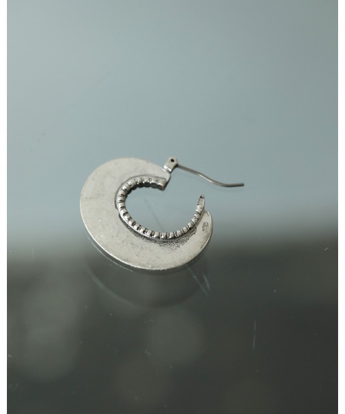 TODAYFUL（トゥデイフル）の「プレートフープピアス（ピアス（両耳用）・レディース・シルバー/ゴールド・FREE）」の5枚目の写真