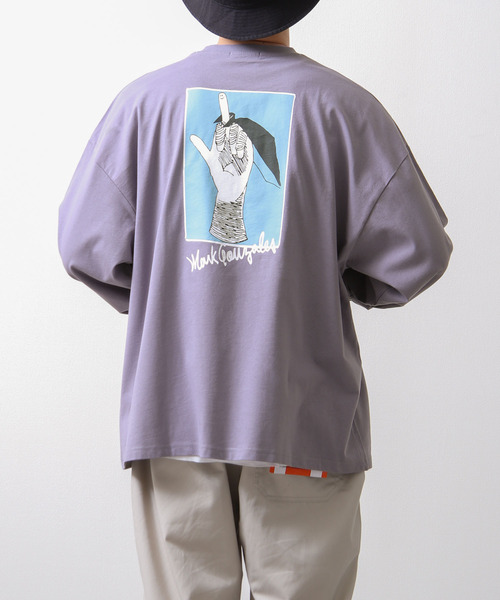 Mark Gonzales(マーク・ゴンザレス)の「【別注】【Mark Gonzales/マークゴンザレス】プリントイラストビッグロンT 長袖Tシャツ(Tシャツ/カットソー・メンズ・グレー/ホワイト/パープル/ブルー/ブラック/グリーン・LARGE/MEDIUM)」の6枚目の写真