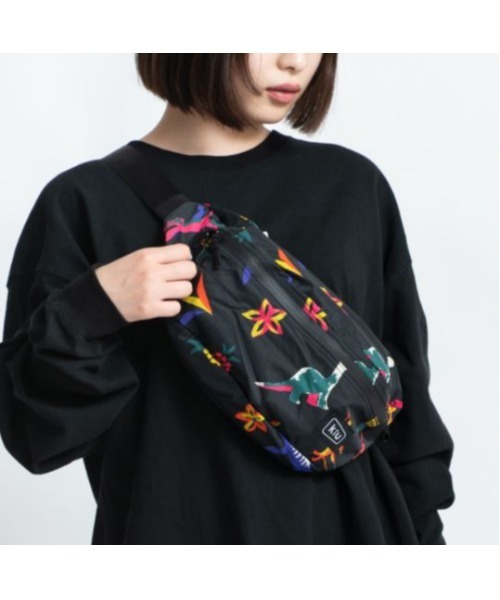 KiU(キウ)の「【KiU】WATERPROOF BODY BAG ウォータープルーフボディバッグ(ボディバッグ/ウエストポーチ・レディース・ブラック/その他4/その他3/その他1/その他2/その他5/その他7/その他6/カーキ/ピンク/オレンジ/その他14/その他15/その他8/その他9/その他10/イエロー/パープル/その他12/その他13/その他11/その他18/その他19/その他22/その他17/その他16/その他20/その他21・FREE)」の14枚目の写真