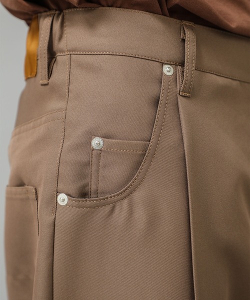 NEONSIGN（ネオンサイン）の「【NEONSIGN】PERMANENT WIDE PREST（スラックス・メンズ・キャメル/ブラック・46/44/42）」の5枚目の写真