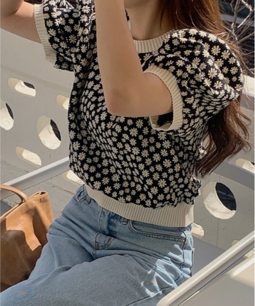 SONA（ソナ）の「SONYUNARA フラワーパターン半袖ニット（Tシャツ/カットソー・レディース・ブラック/ブルー/パープル・FREE）」の5枚目の写真