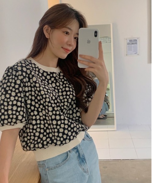 SONA（ソナ）の「SONYUNARA フラワーパターン半袖ニット（Tシャツ/カットソー・レディース・ブラック/ブルー/パープル・FREE）」の6枚目の写真