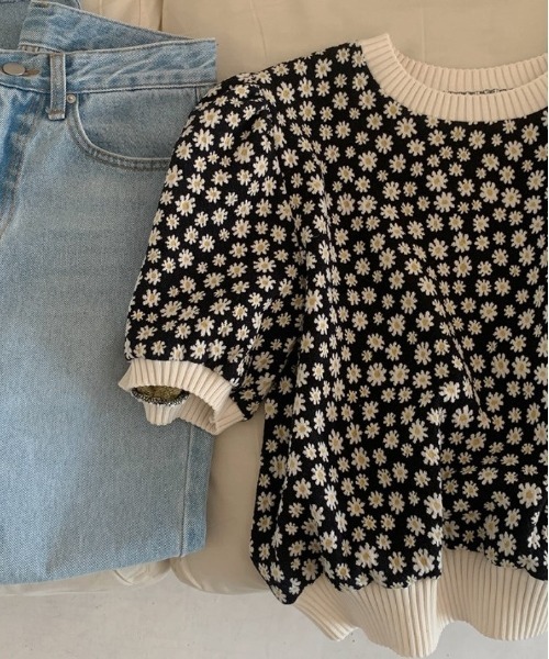 SONA（ソナ）の「SONYUNARA フラワーパターン半袖ニット（Tシャツ/カットソー・レディース・ブラック/ブルー/パープル・FREE）」の4枚目の写真