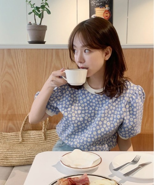 SONA（ソナ）の「SONYUNARA フラワーパターン半袖ニット（Tシャツ/カットソー・レディース・ブラック/ブルー/パープル・FREE）」の12枚目の写真