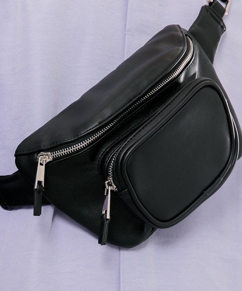 kutir（クティール）の「フェイクレザーショルダーバッグ（ボディバッグ/ウエストポーチ・メンズ・ブラック・FREE）」の14枚目の写真