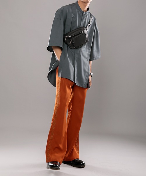 kutir（クティール）の「フェイクレザーショルダーバッグ（ボディバッグ/ウエストポーチ・メンズ・ブラック・FREE）」の3枚目の写真