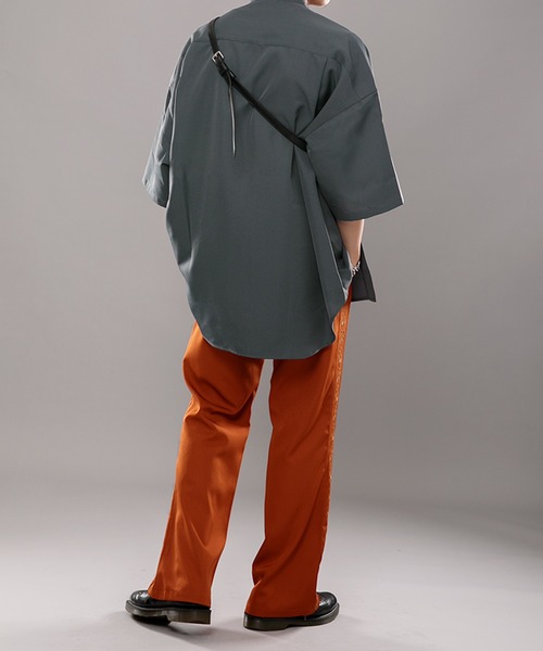 kutir（クティール）の「フェイクレザーショルダーバッグ（ボディバッグ/ウエストポーチ・メンズ・ブラック・FREE）」の8枚目の写真