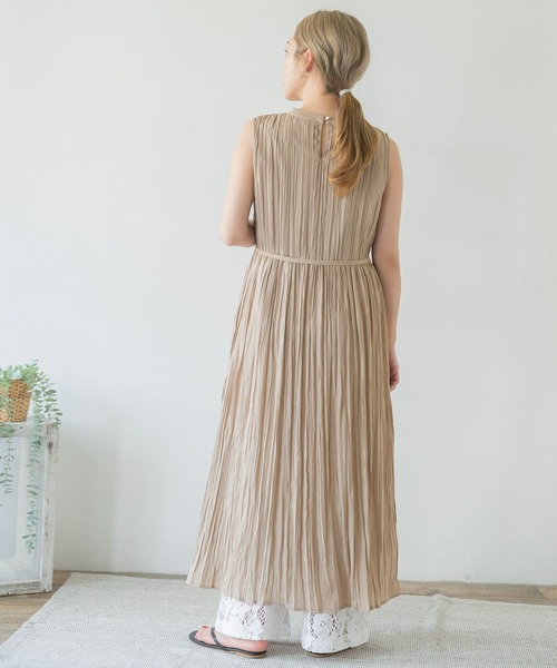 ITEMS URBANRESEARCH（アイテムズ アーバンリサーチ）の「ノースリーブワッシャーワンピース（ワンピース・レディース・チャコールグレー/ベージュ/グレー系その他・FREE）」の7枚目の写真