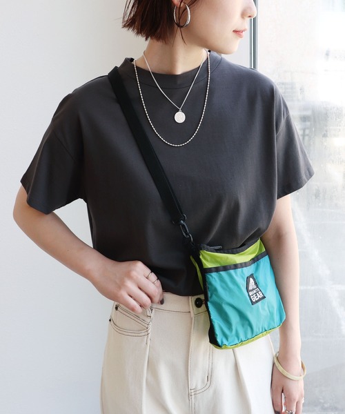 andme(アンドミー)の「コットン天竺半袖モックネックTシャツ(Tシャツ/カットソー・レディース・ブラック/オフホワイト/チャコールグレー/グレー系その他/モカ・M)」の1枚目の写真