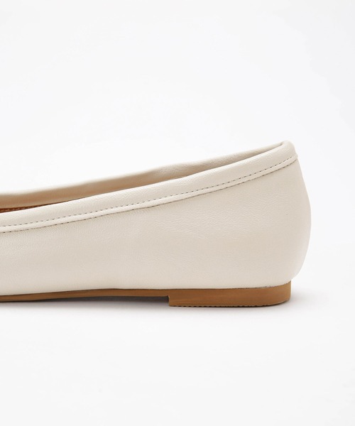 NANO universe(ナノユニバース)の「スクエアバレエシューズ(バレエシューズ・レディース・ベージュ/ブラック/アイボリー・37/36/38)」の4枚目の写真