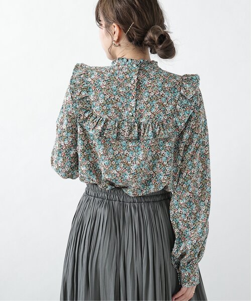 RAY CASSIN（レイカズン）の「花柄スクエアフリルブラウス（シャツ/ブラウス・レディース・パープル/イエロー/グリーン・FREE）」の4枚目の写真