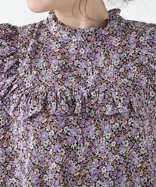 RAY CASSIN（レイカズン）の「花柄スクエアフリルブラウス（シャツ/ブラウス・レディース・パープル/イエロー/グリーン・FREE）」の10枚目の写真