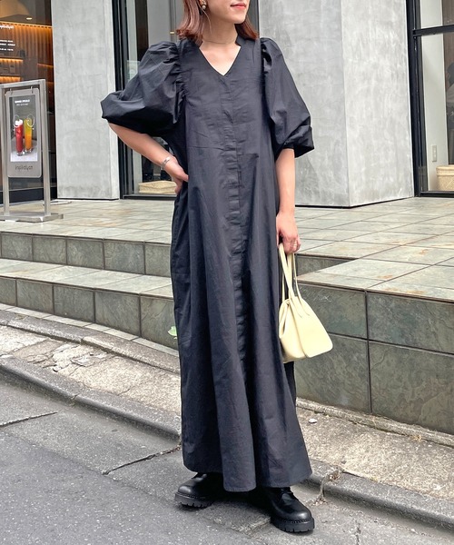 Omekashi（オメカシ）の「ボリュームスリーブシャツワンピース（シャツワンピース・レディース・ブラック/パープル/オフホワイト・38/36）」の5枚目の写真