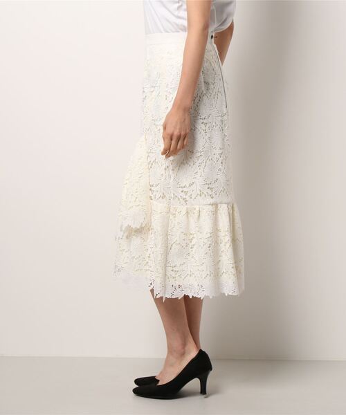 LANVIN en Bleu（ランバンオンブルー）の「【セットアップ対応商品】レーススカート（スカート・レディース・オフホワイト/ブラック・38）」の4枚目の写真