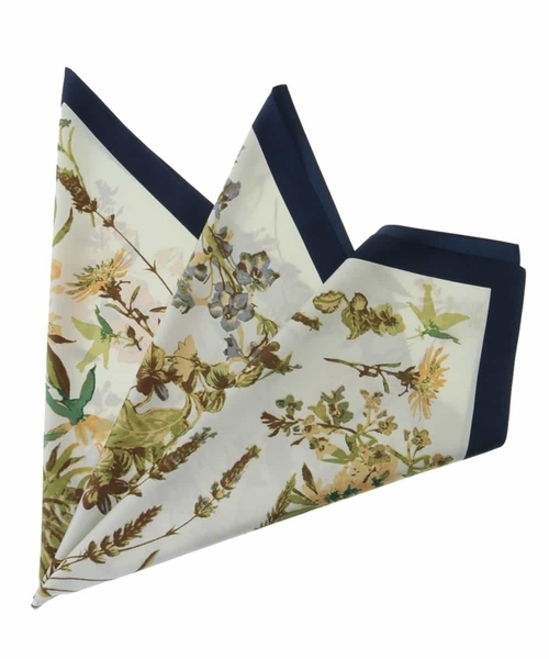 a.v.v（アーヴェヴェ）の「大判スカーフ（バンダナ/スカーフ・レディース・ネイビー/オレンジ/グリーン・38）」の2枚目の写真