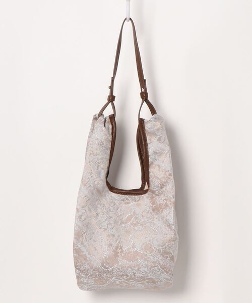 Bab(バブ)の「【WEB限定】2WAYフェイクレザートートバッグ(トートバッグ・レディース・オフホワイト/カーキ/A/B・ONESIZE)」の16枚目の写真