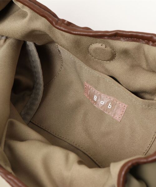 Bab(バブ)の「【WEB限定】2WAYフェイクレザートートバッグ(トートバッグ・レディース・オフホワイト/カーキ/A/B・ONESIZE)」の6枚目の写真