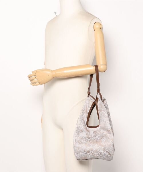 Bab(バブ)の「【WEB限定】2WAYフェイクレザートートバッグ(トートバッグ・レディース・オフホワイト/カーキ/A/B・ONESIZE)」の10枚目の写真